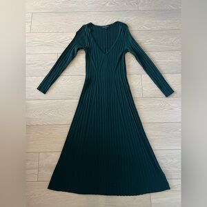 Banana republic ribbed v neck sweater dress green size small